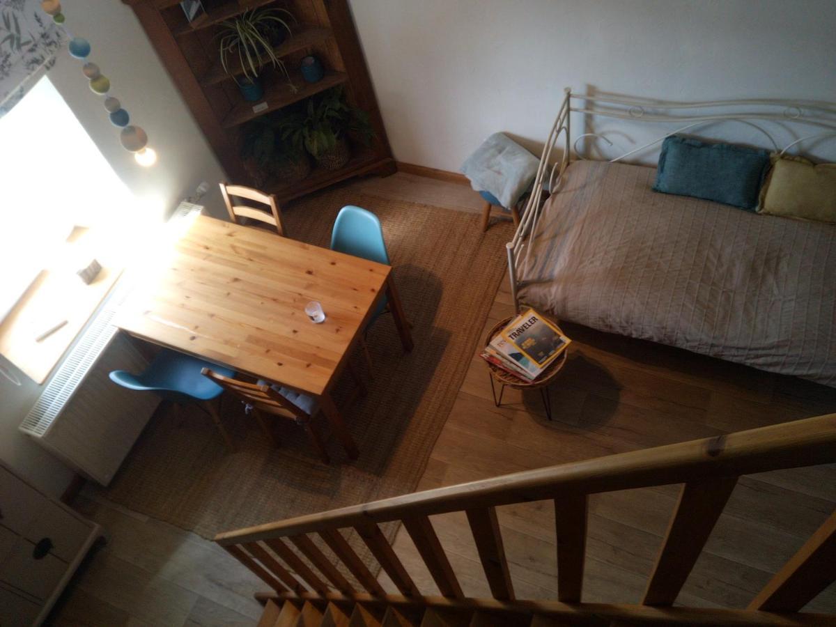 Celinie'S Guest House Gerin エクステリア 写真